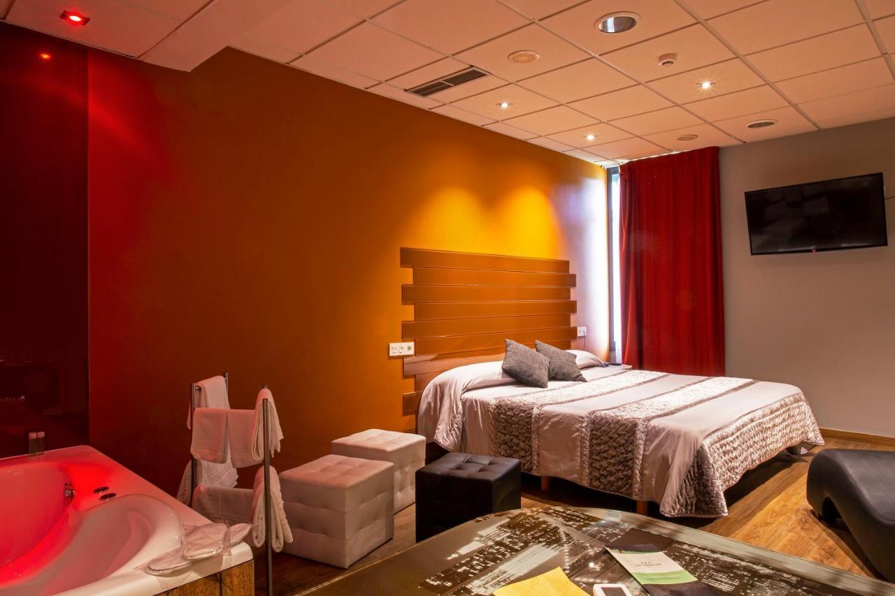 اوفيدو Motel Los Abedules المظهر الخارجي الصورة