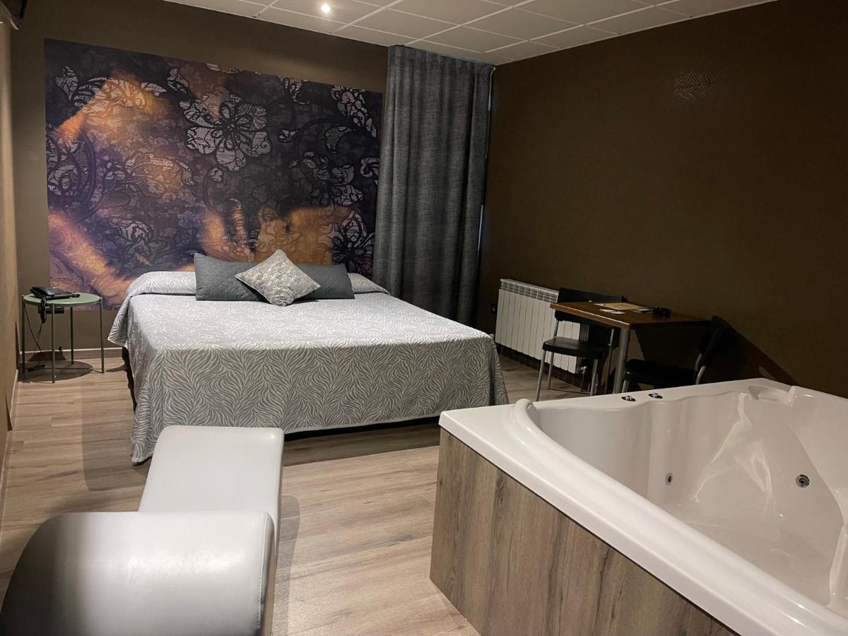 اوفيدو Motel Los Abedules المظهر الخارجي الصورة