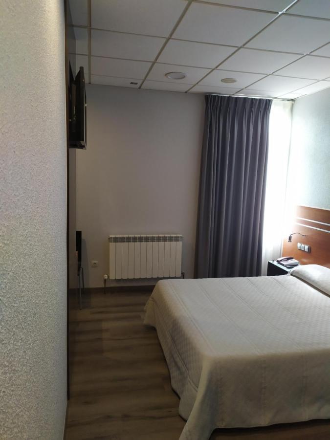 اوفيدو Motel Los Abedules المظهر الخارجي الصورة