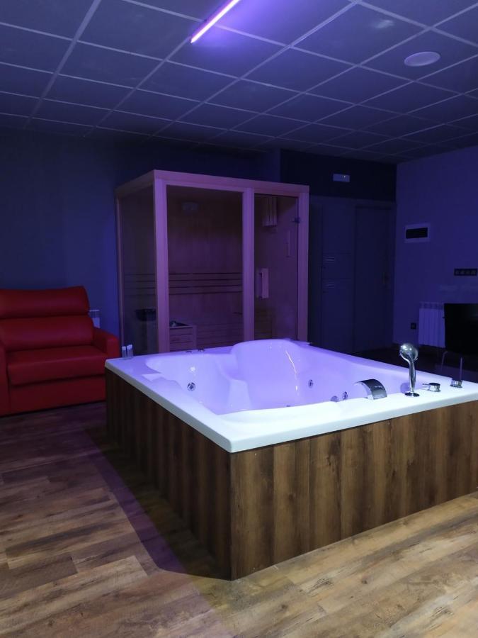 اوفيدو Motel Los Abedules المظهر الخارجي الصورة