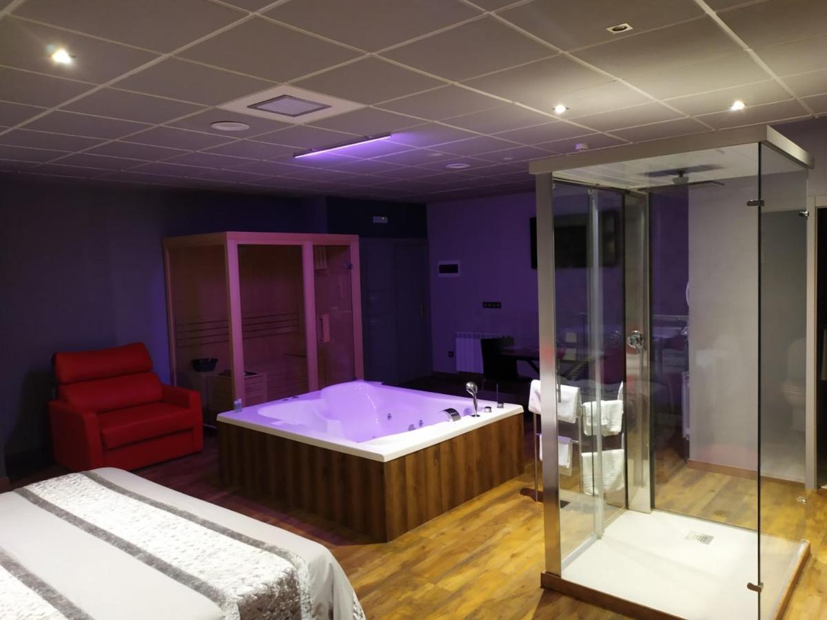 اوفيدو Motel Los Abedules المظهر الخارجي الصورة