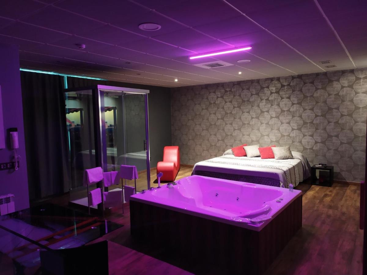 اوفيدو Motel Los Abedules المظهر الخارجي الصورة